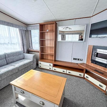 Lovely 8 Berth Caravan At Sunnydale In Lincolnshire Ref 35239S Лаут Екстериор снимка