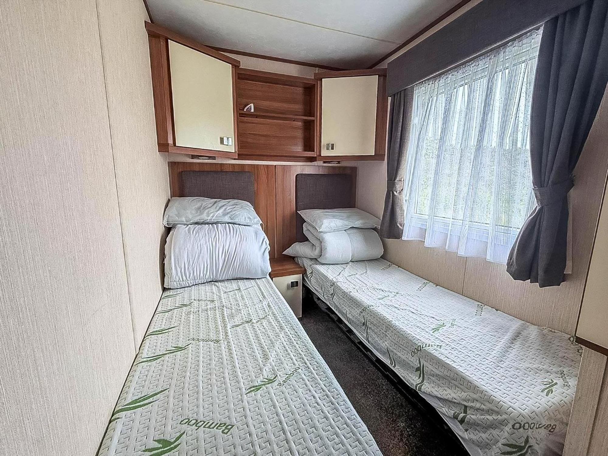 Lovely 8 Berth Caravan At Sunnydale In Lincolnshire Ref 35239S Лаут Екстериор снимка