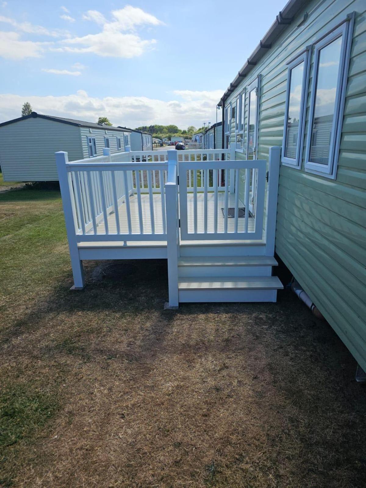 Lovely 8 Berth Caravan At Sunnydale In Lincolnshire Ref 35239S Лаут Екстериор снимка